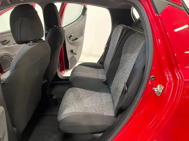 Lancia Ypsilon view 7