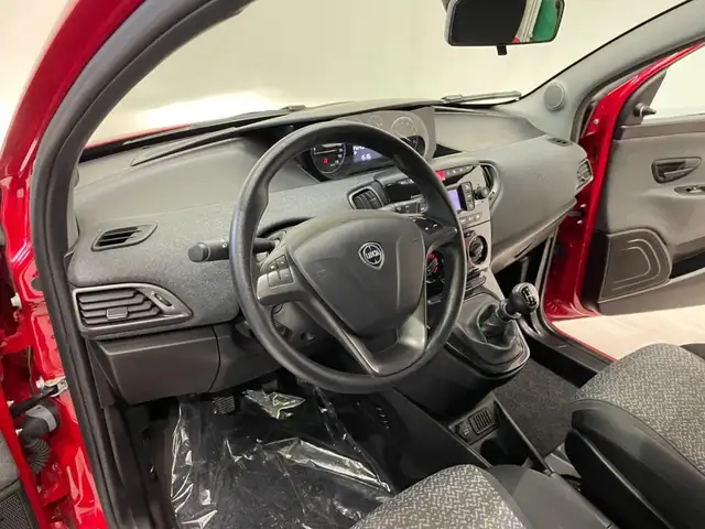 Lancia Ypsilon view 15