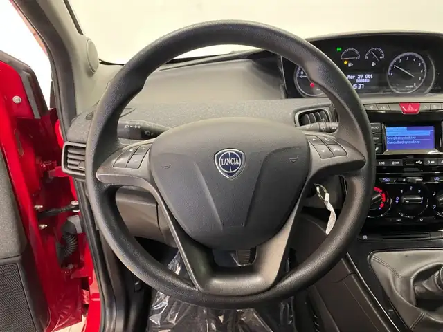 Lancia Ypsilon view 14