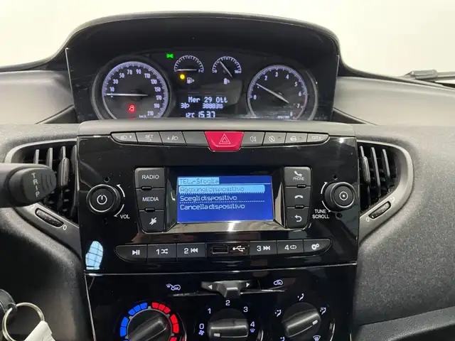 Lancia Ypsilon view 10