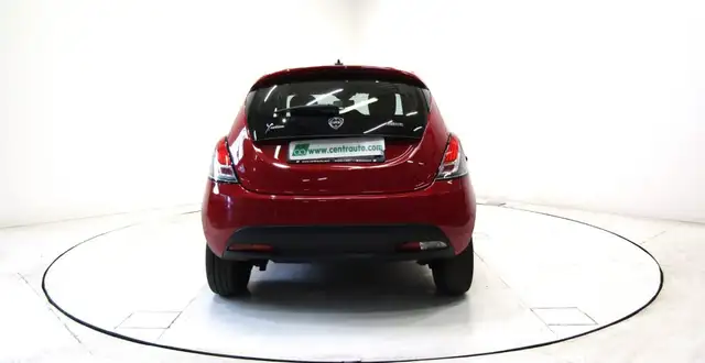 Lancia Ypsilon view 4