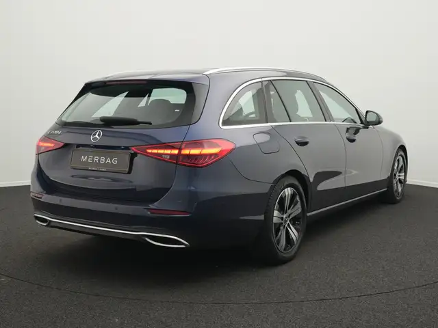 Mercedes-Benz C-Class view 3