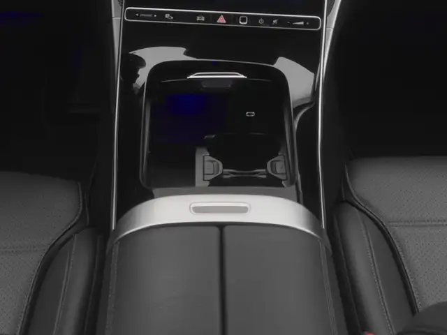 Mercedes-Benz C-Class view 21