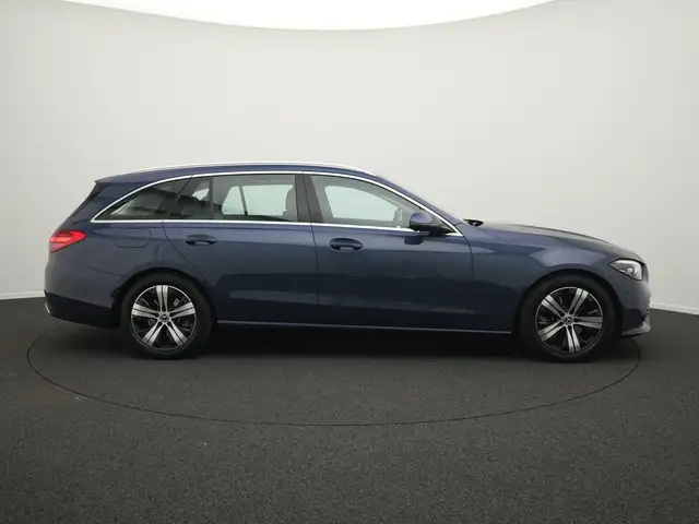 Mercedes-Benz C-Class view 5