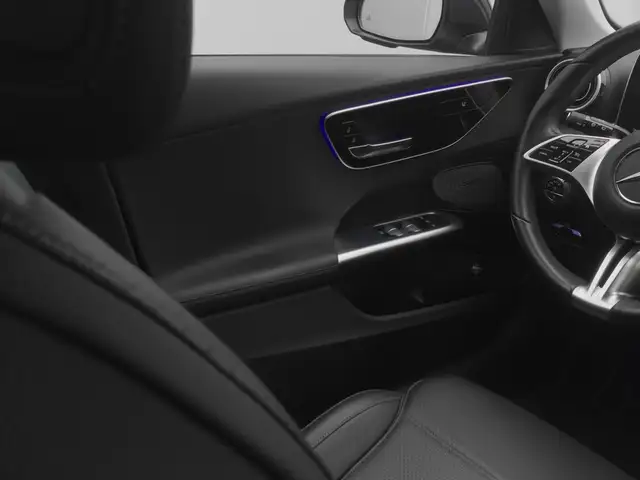 Mercedes-Benz C-Class view 22