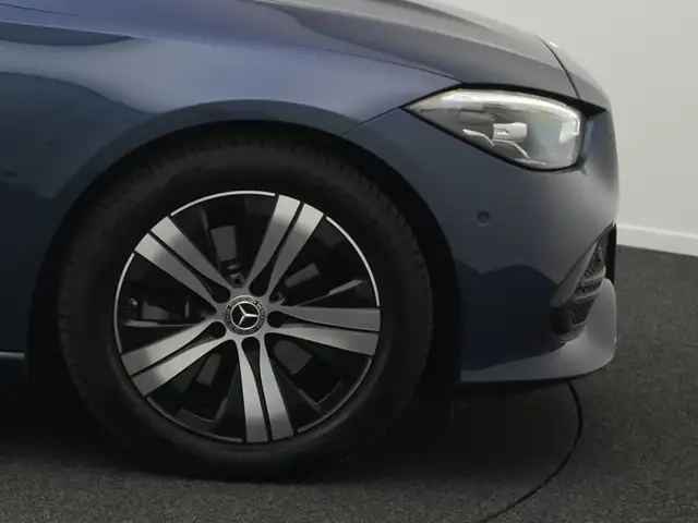 Mercedes-Benz C-Class view 8