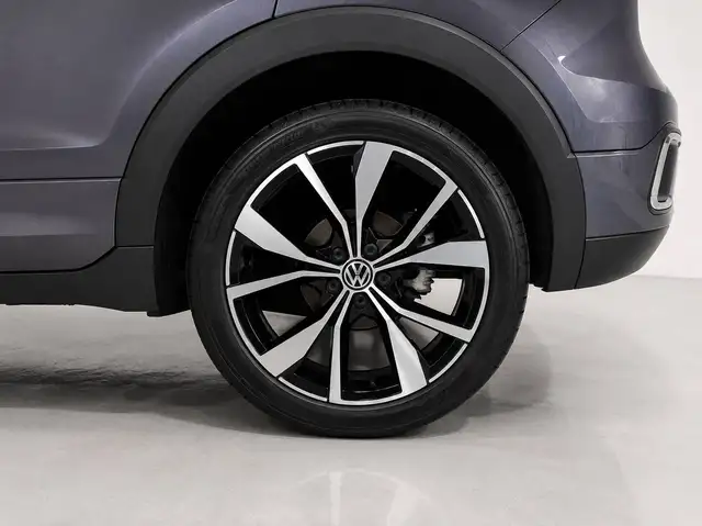 Volkswagen T-Cross view 6