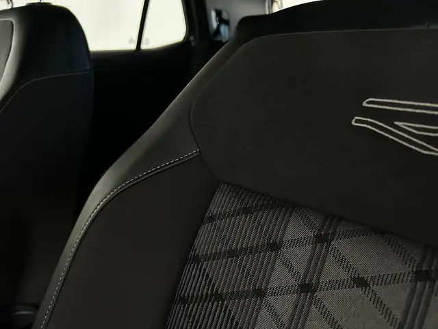 Volkswagen T-Cross view 9