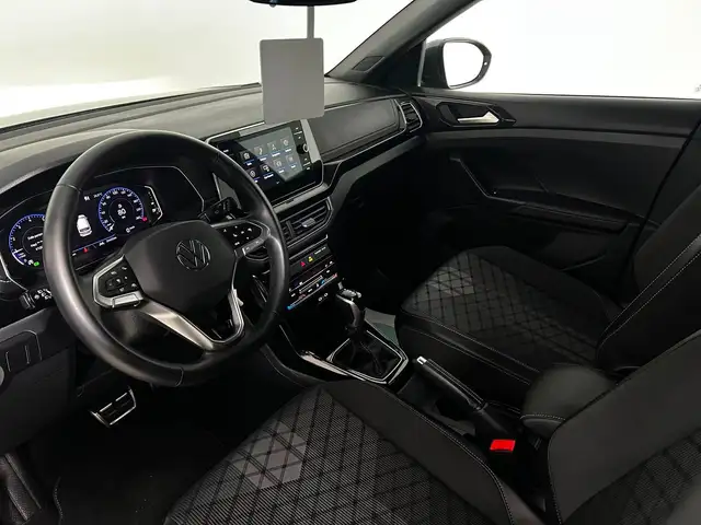 Volkswagen T-Cross view 7