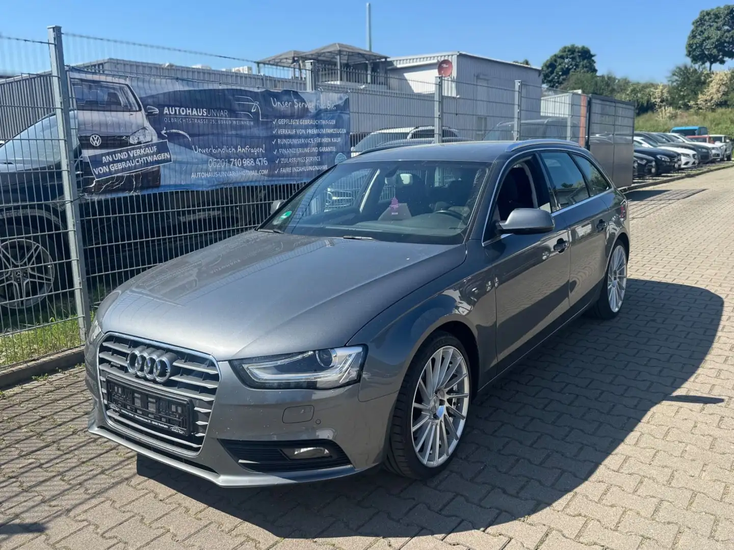 Audi A4 Avant Amb. quattro 2.0TDI |NAVI|LED|PDC| Grijs - 1