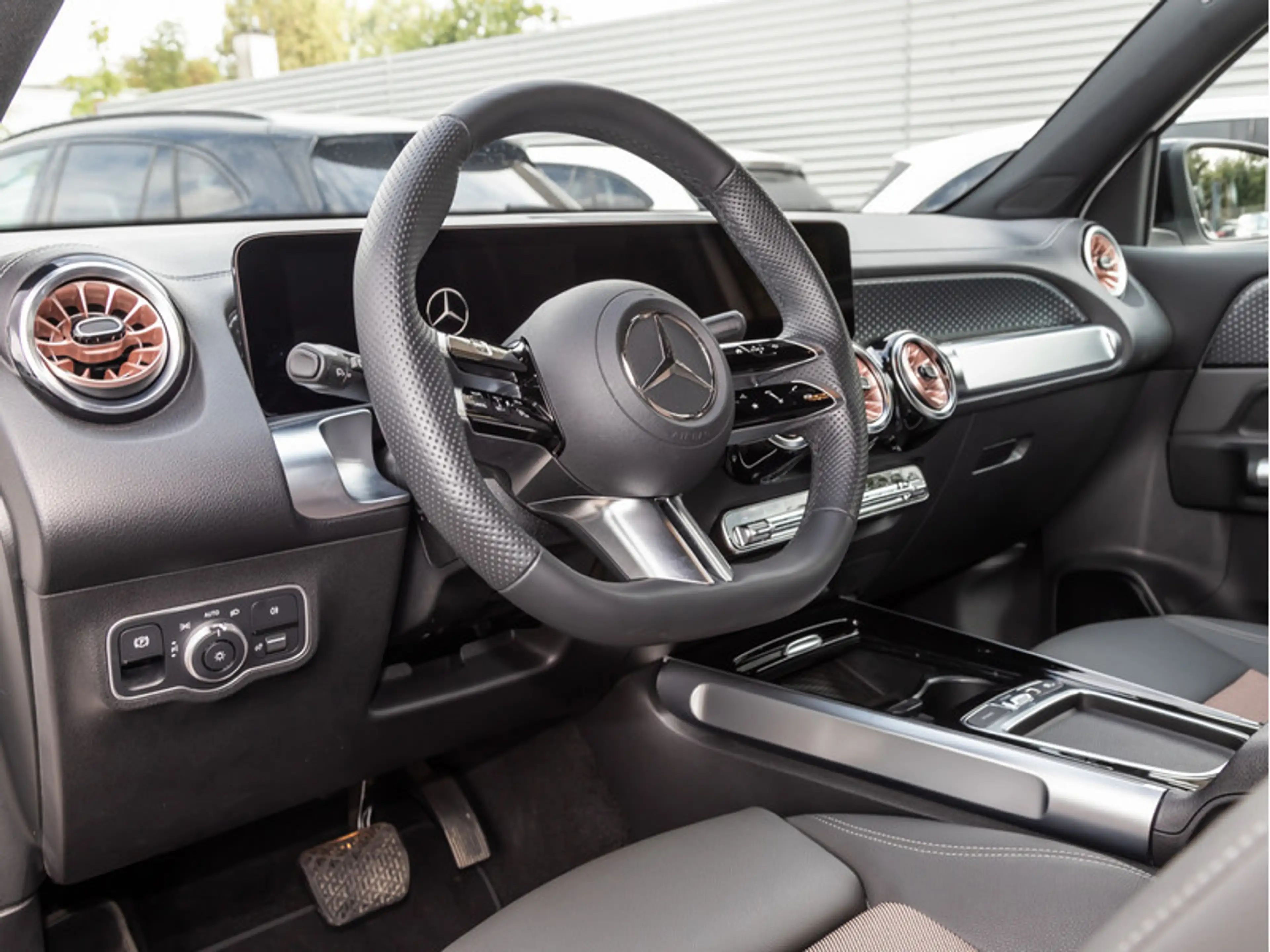 Mercedes-Benz EQB 250 + ElectricArt/LED/360/Night/Totw/Keyl/18" — photo 11