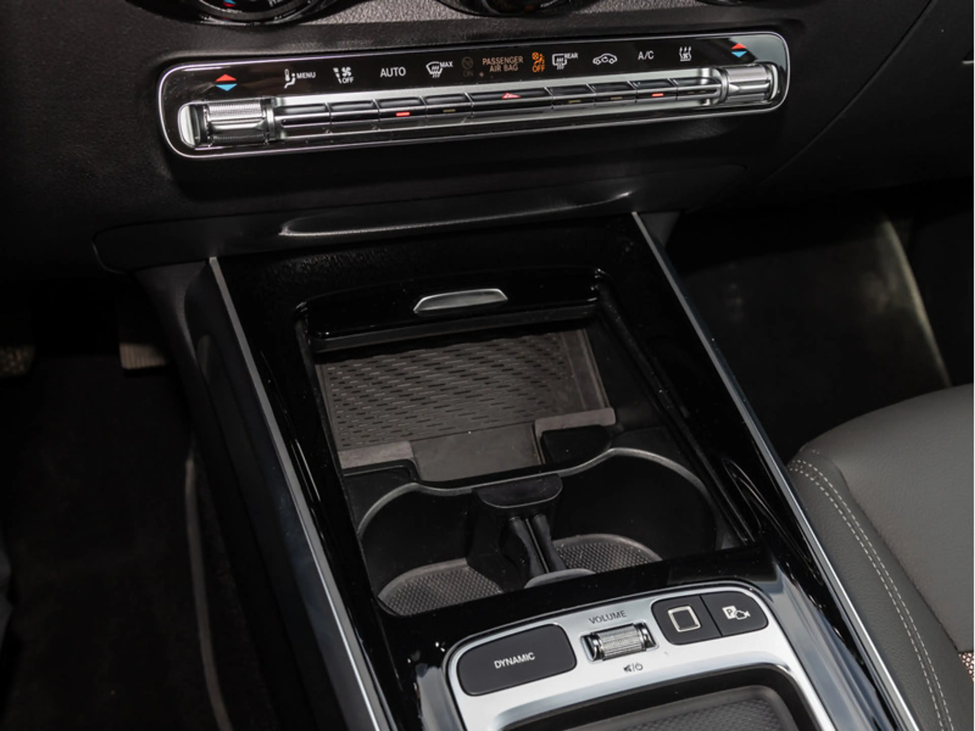 Mercedes-Benz EQB 250 + ElectricArt/LED/360/Night/Totw/Keyl/18" — photo 14