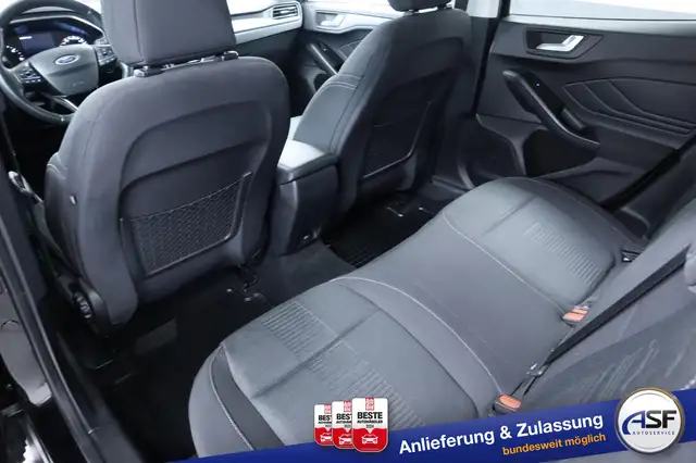 Ford Focus view 15
