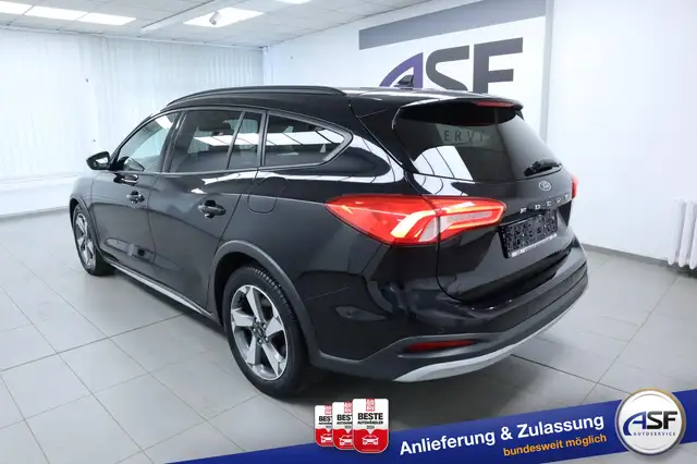 Ford Focus view 9