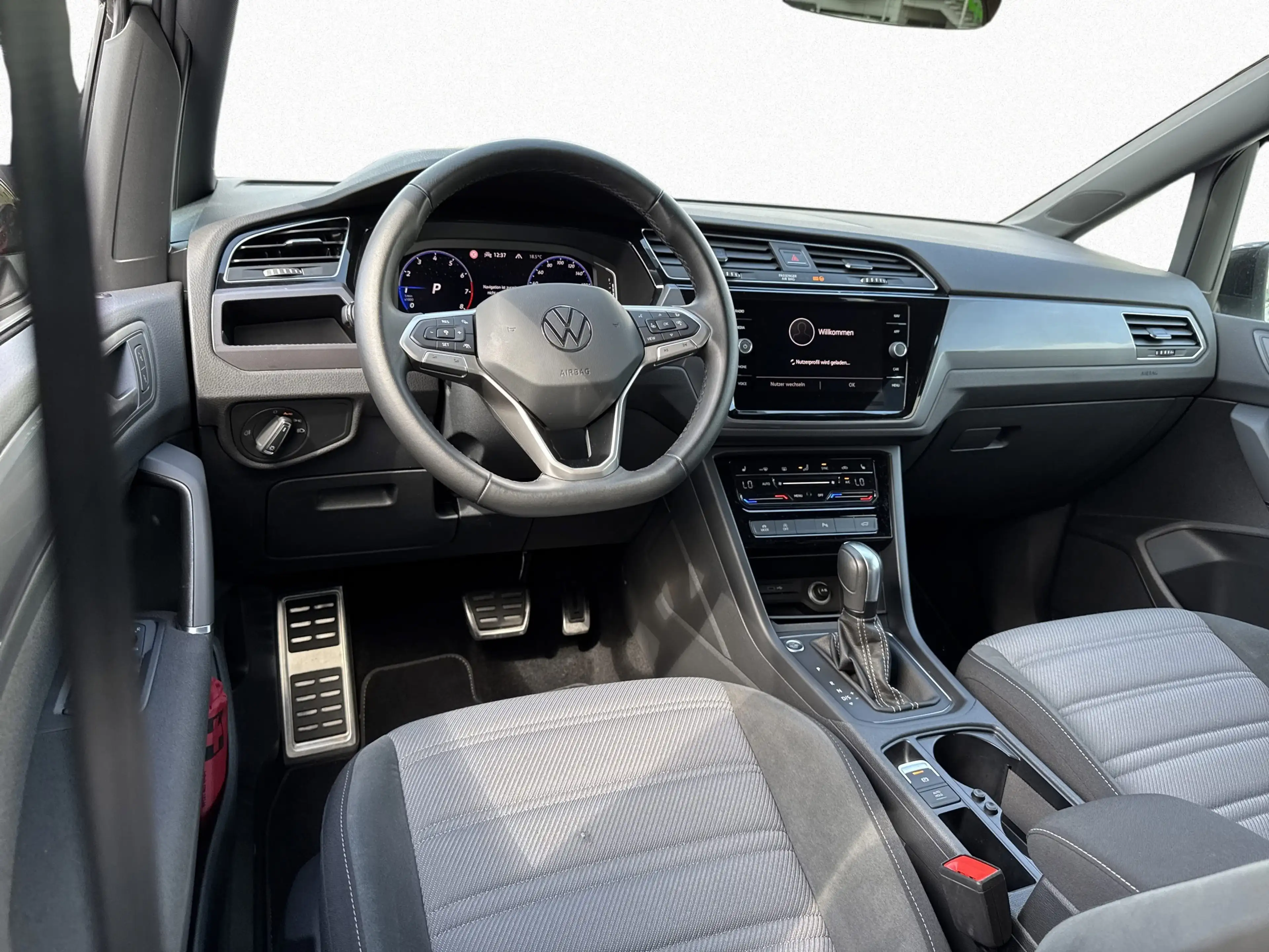 Volkswagen Touran Comfortline R-Line 1.5 TSI 7-DSG PANO KAMERA — photo 9