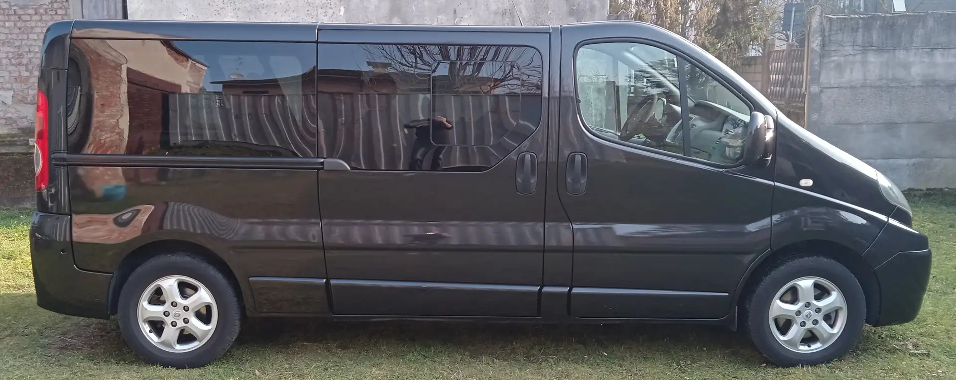 Renault Trafic Black Edition 9 posti passo lungo Nero - 2