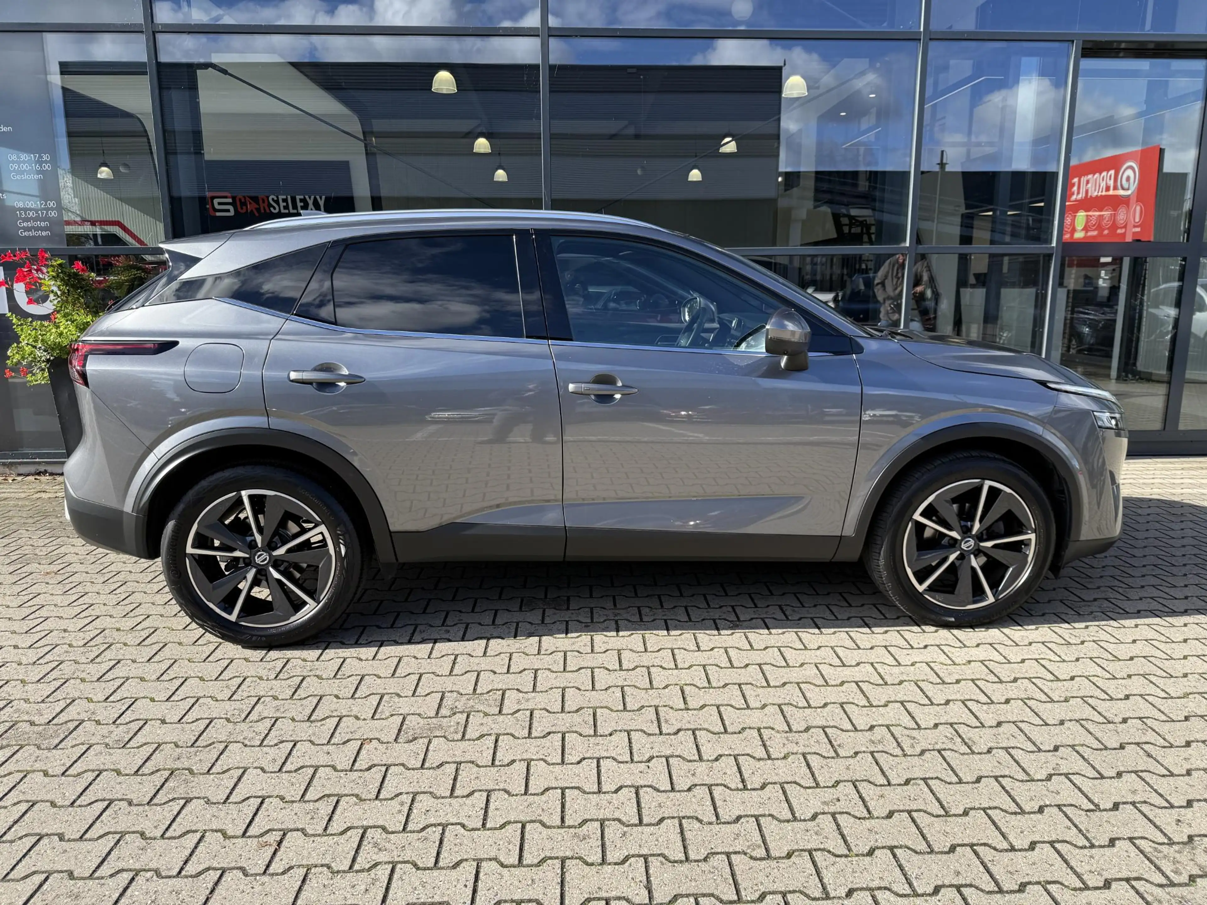Nissan Qashqai 1.3 MHEV Xtronic Tekna *Panorama & Trekhaak* — photo 6
