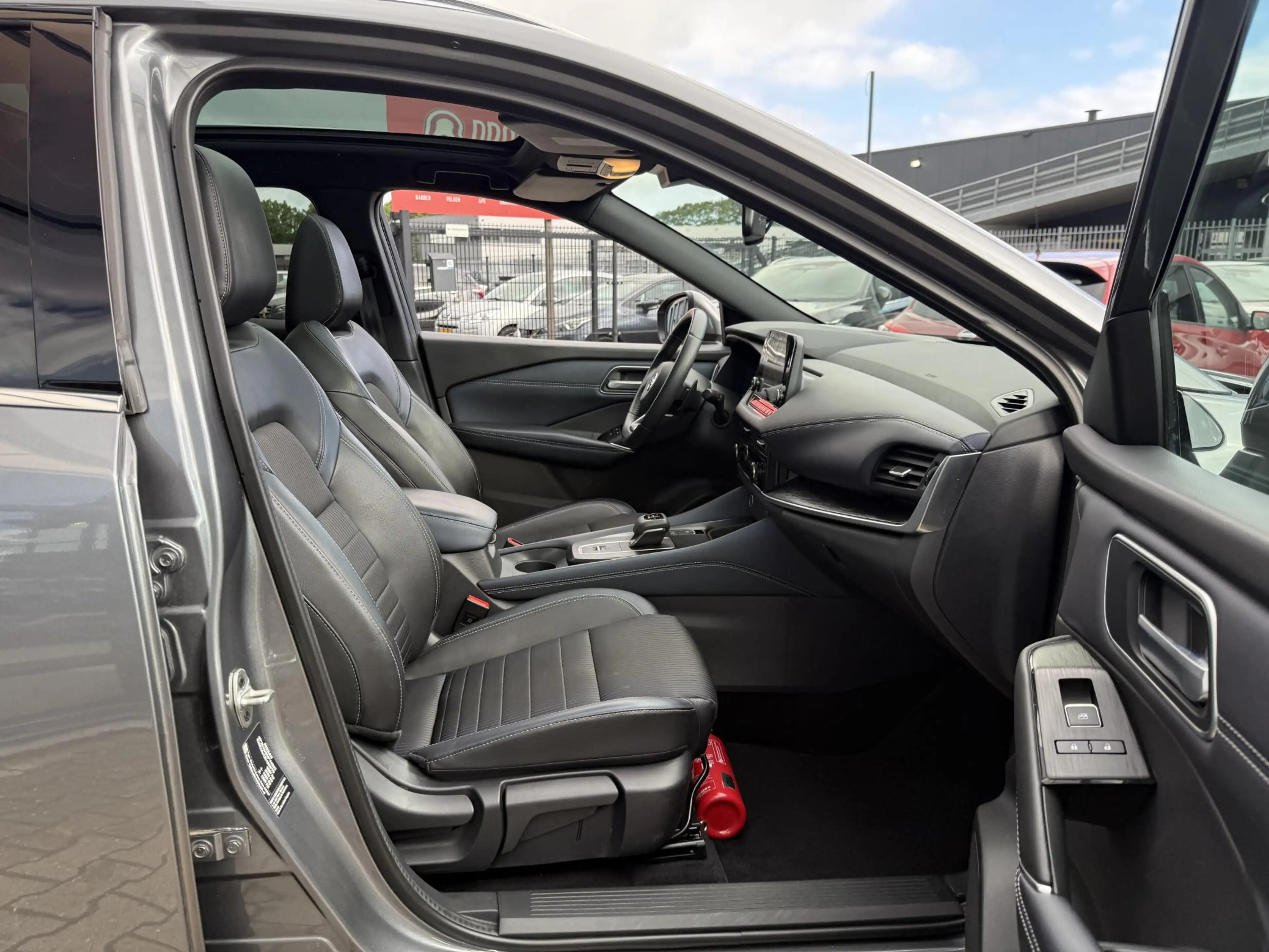 Nissan Qashqai 1.3 MHEV Xtronic Tekna *Panorama & Trekhaak* — photo 15