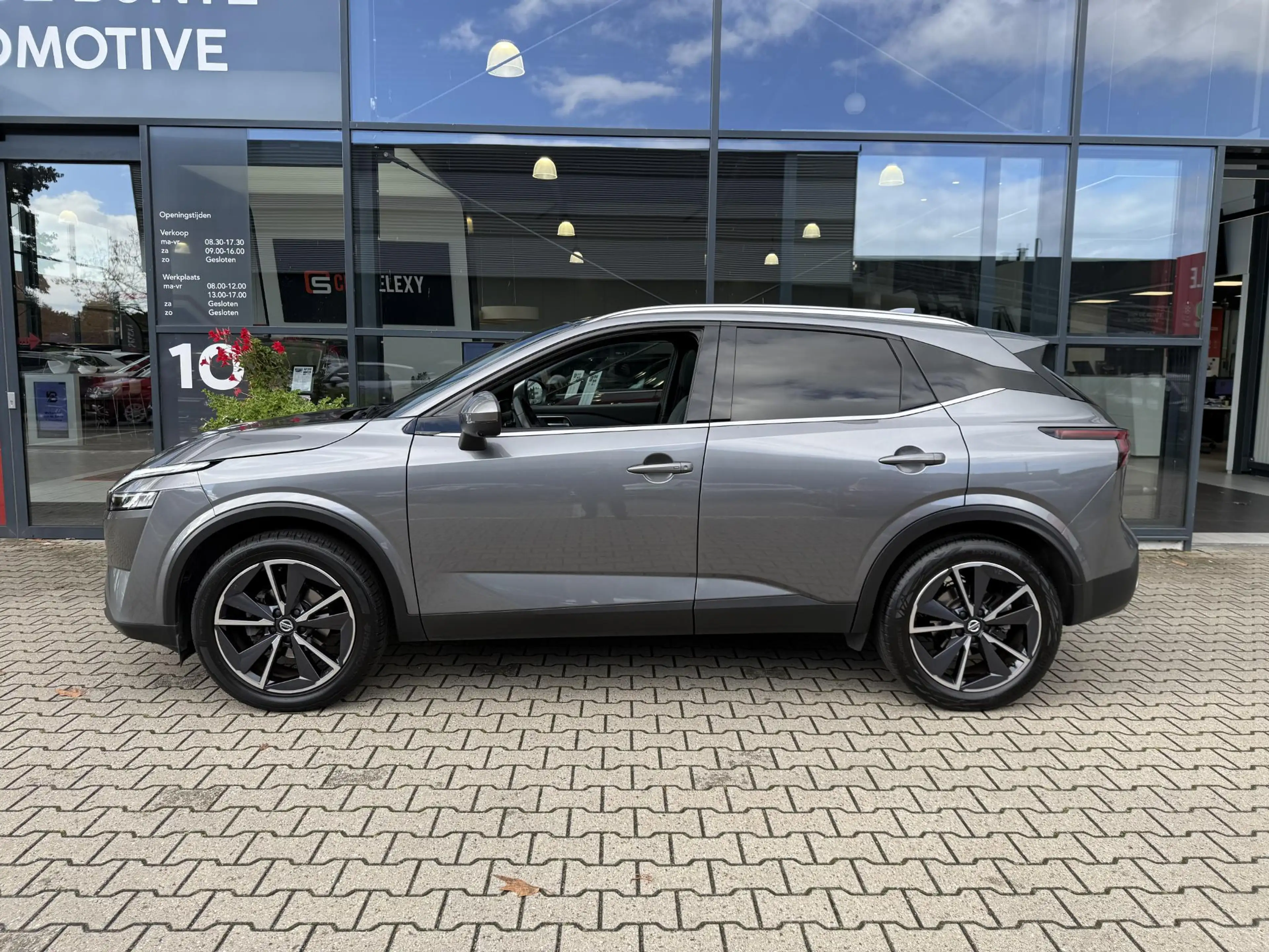 Nissan Qashqai 1.3 MHEV Xtronic Tekna *Panorama & Trekhaak* — photo 5