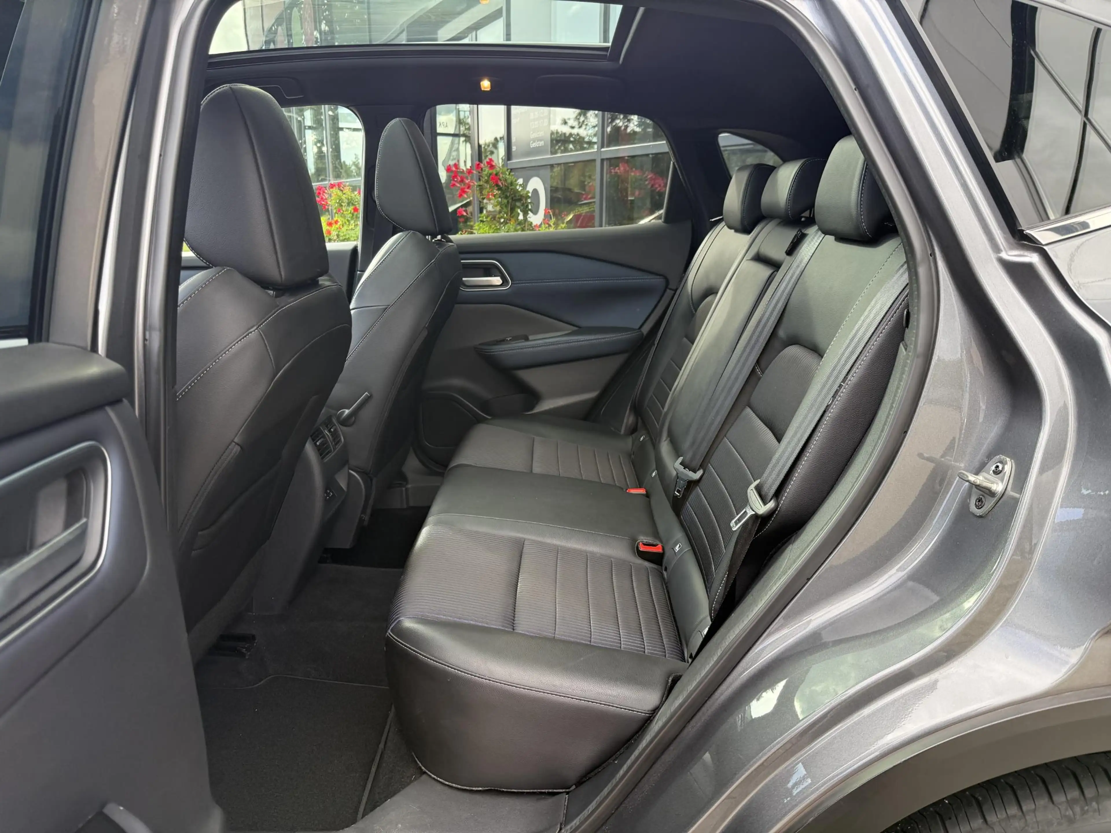 Nissan Qashqai 1.3 MHEV Xtronic Tekna *Panorama & Trekhaak* — photo 11