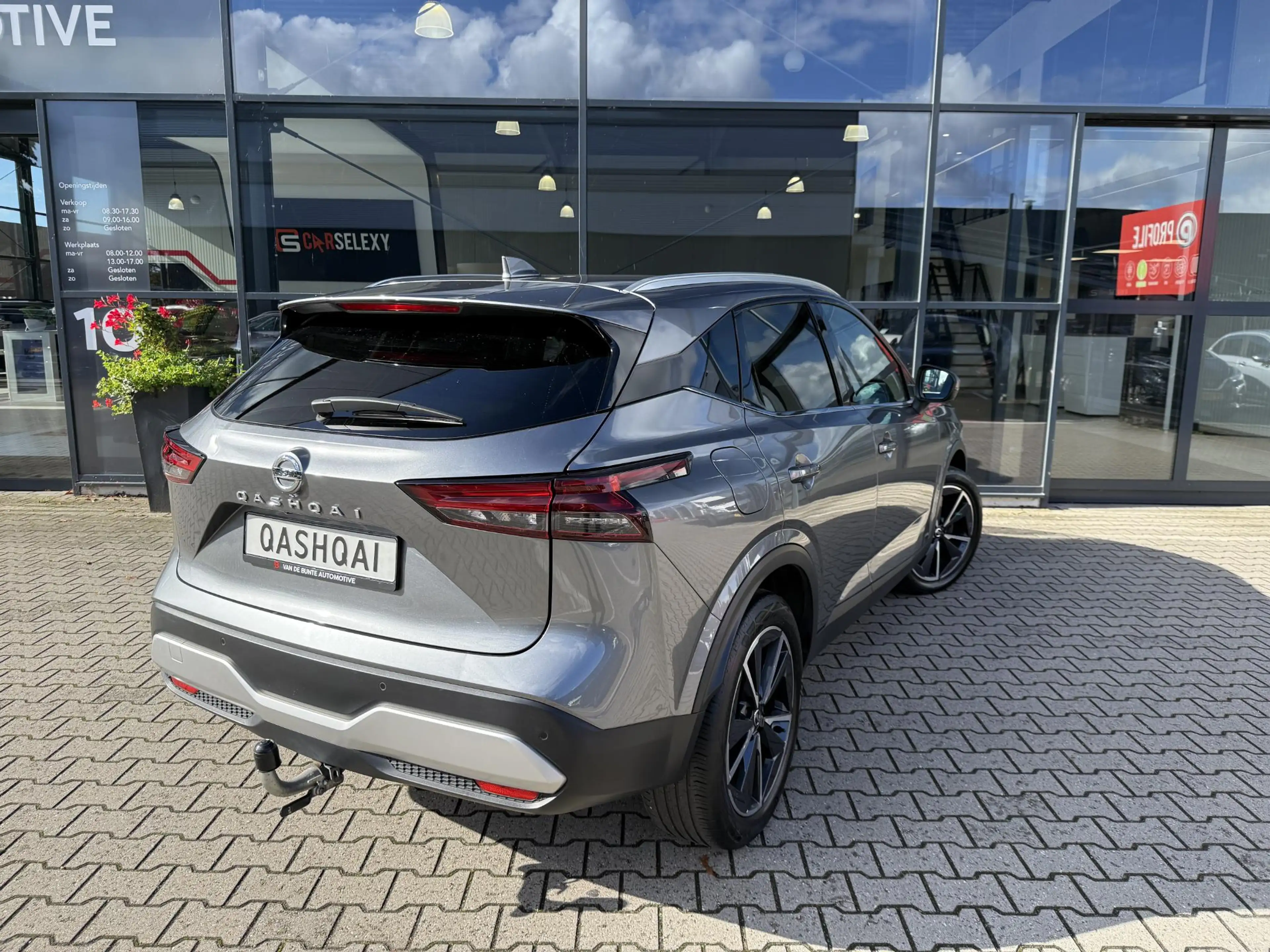 Nissan Qashqai 1.3 MHEV Xtronic Tekna *Panorama & Trekhaak* — photo 2