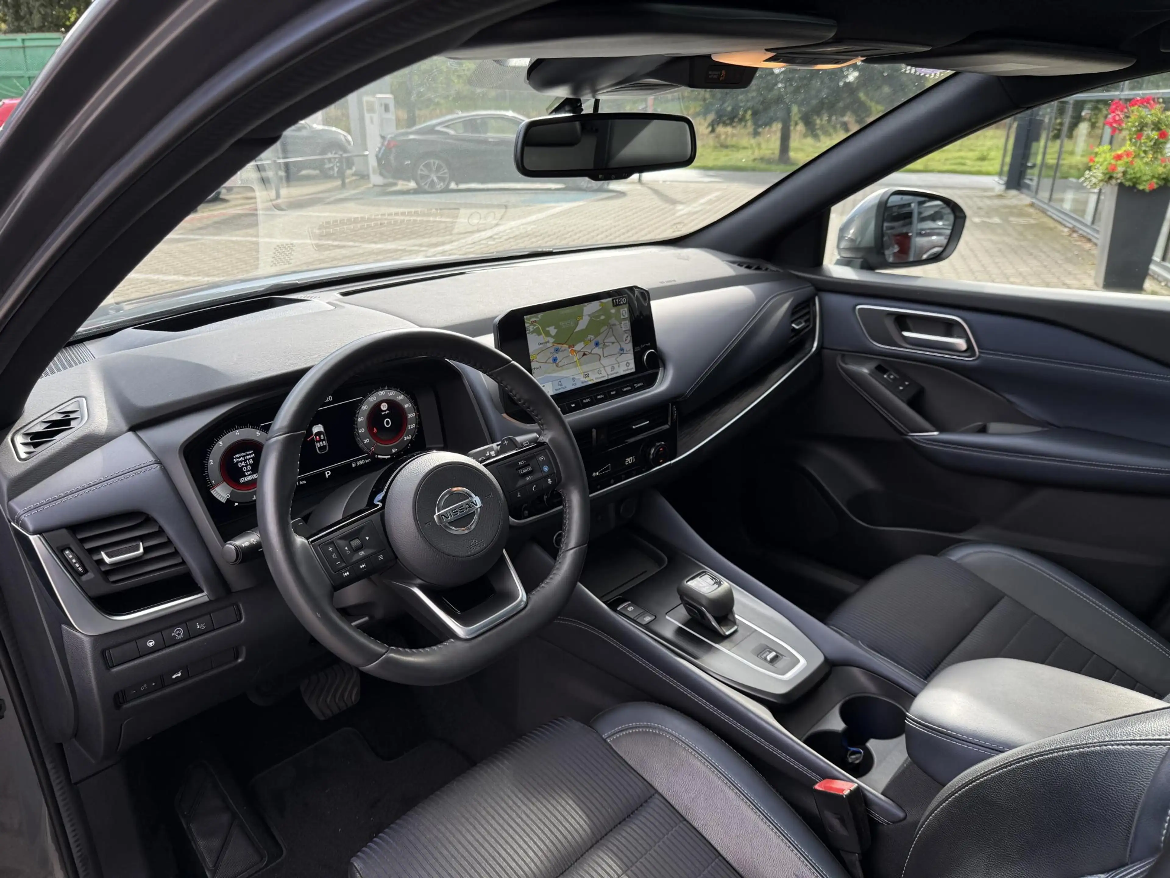 Nissan Qashqai 1.3 MHEV Xtronic Tekna *Panorama & Trekhaak* — photo 8