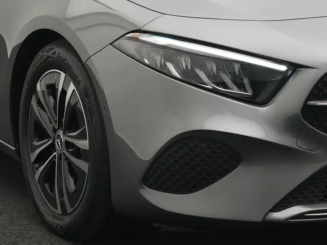 Mercedes-Benz A view 9