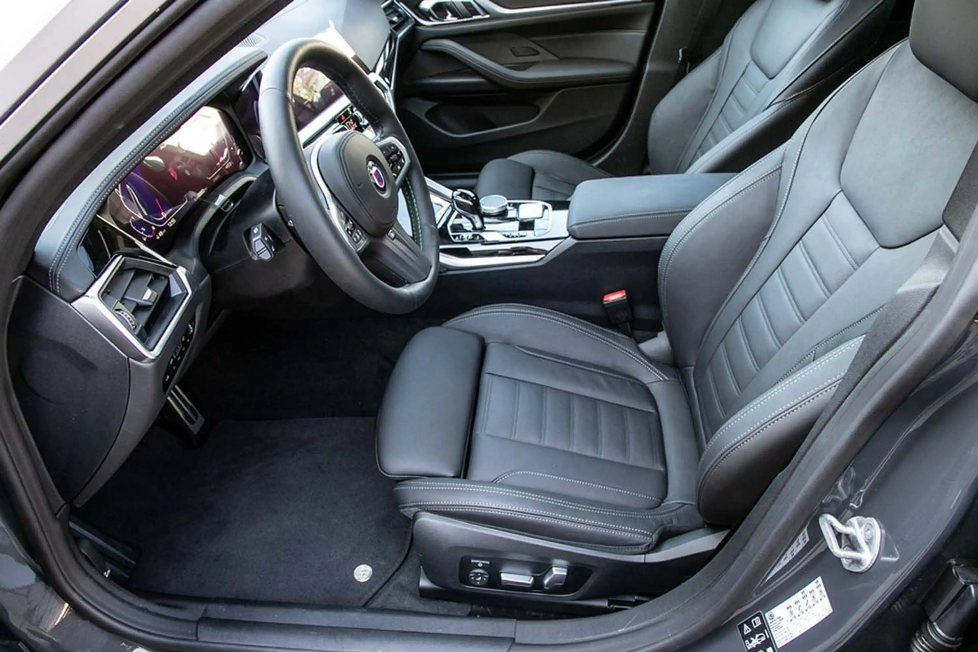 Alpina B4 3.0 Biturbo Allrad Leder HUD har/kar Glasdach — photo 7