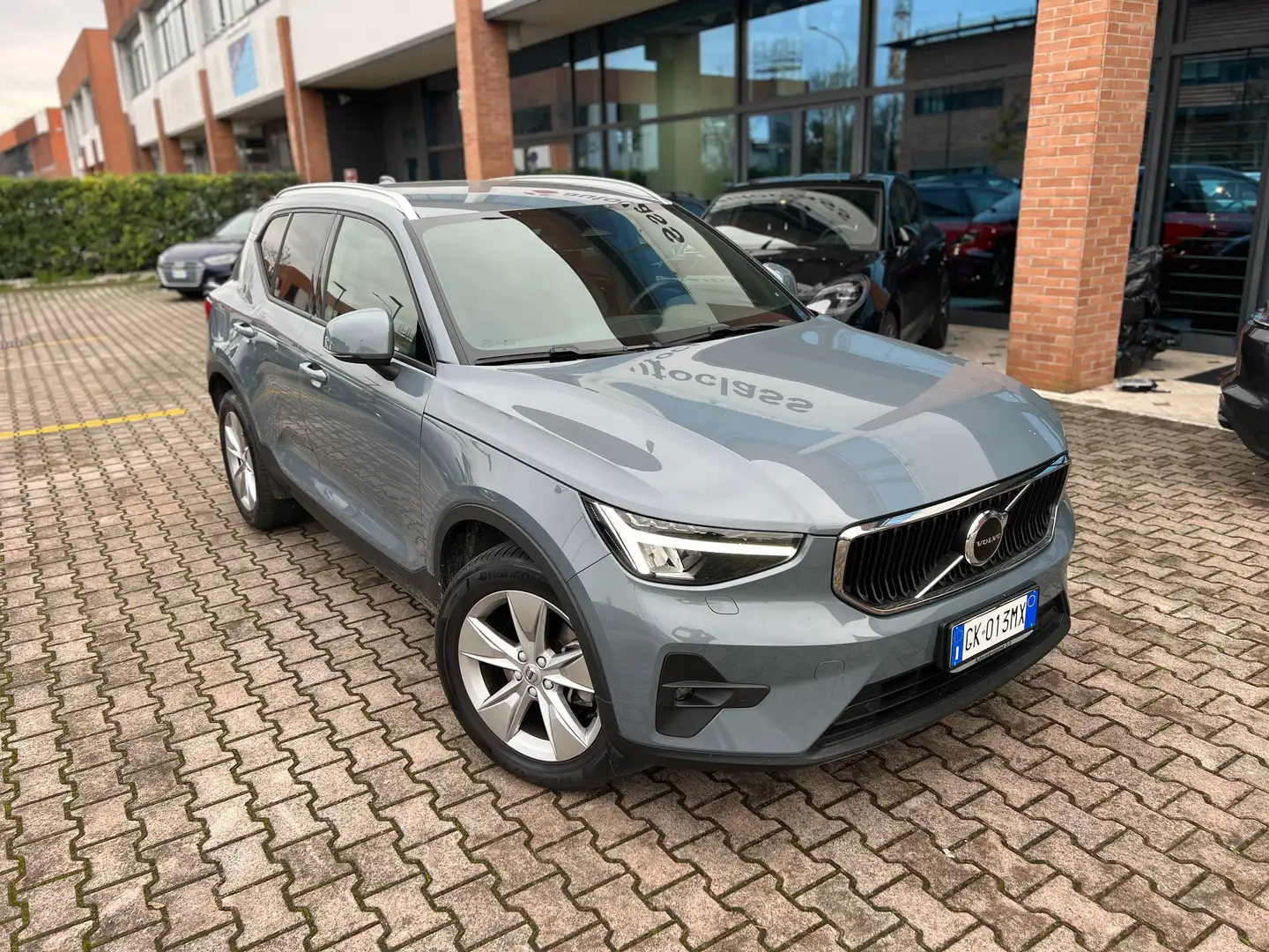 Volvo XC40 XC40 2.0 b3 Ultimate Bright auto Gris - 1