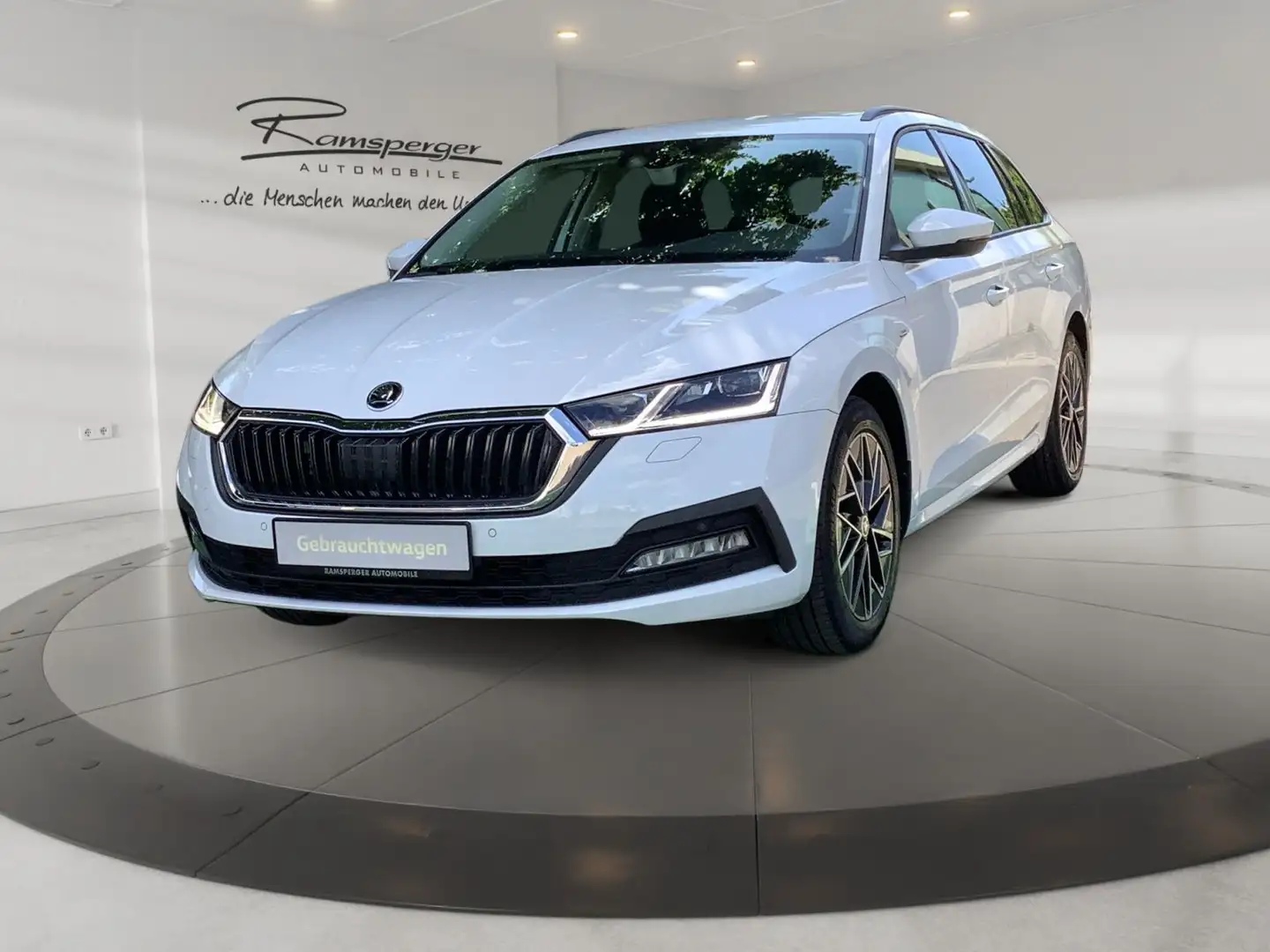 Skoda Octavia Combi 1.5 TSI DSG CLEVER AHK ACC Matrix Weiß - 2