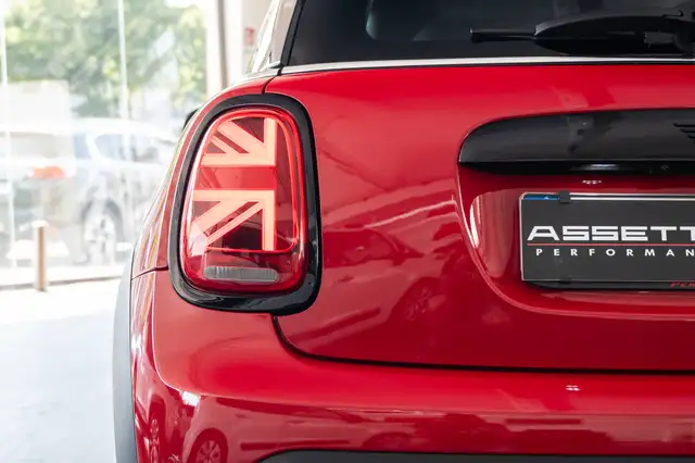 Mini Hatch view 21
