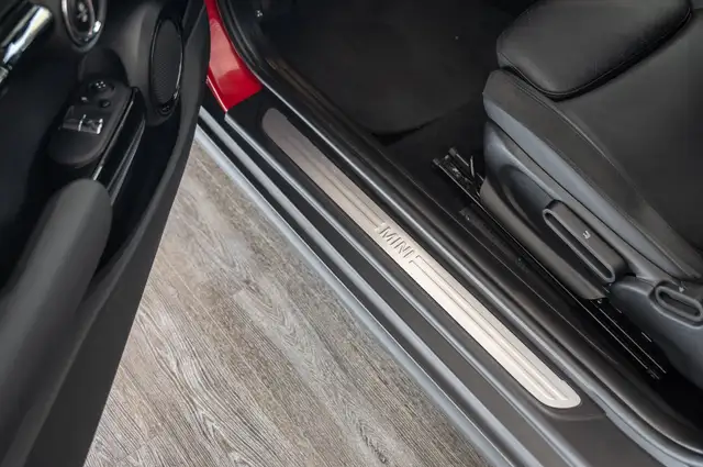 Mini Hatch view 17