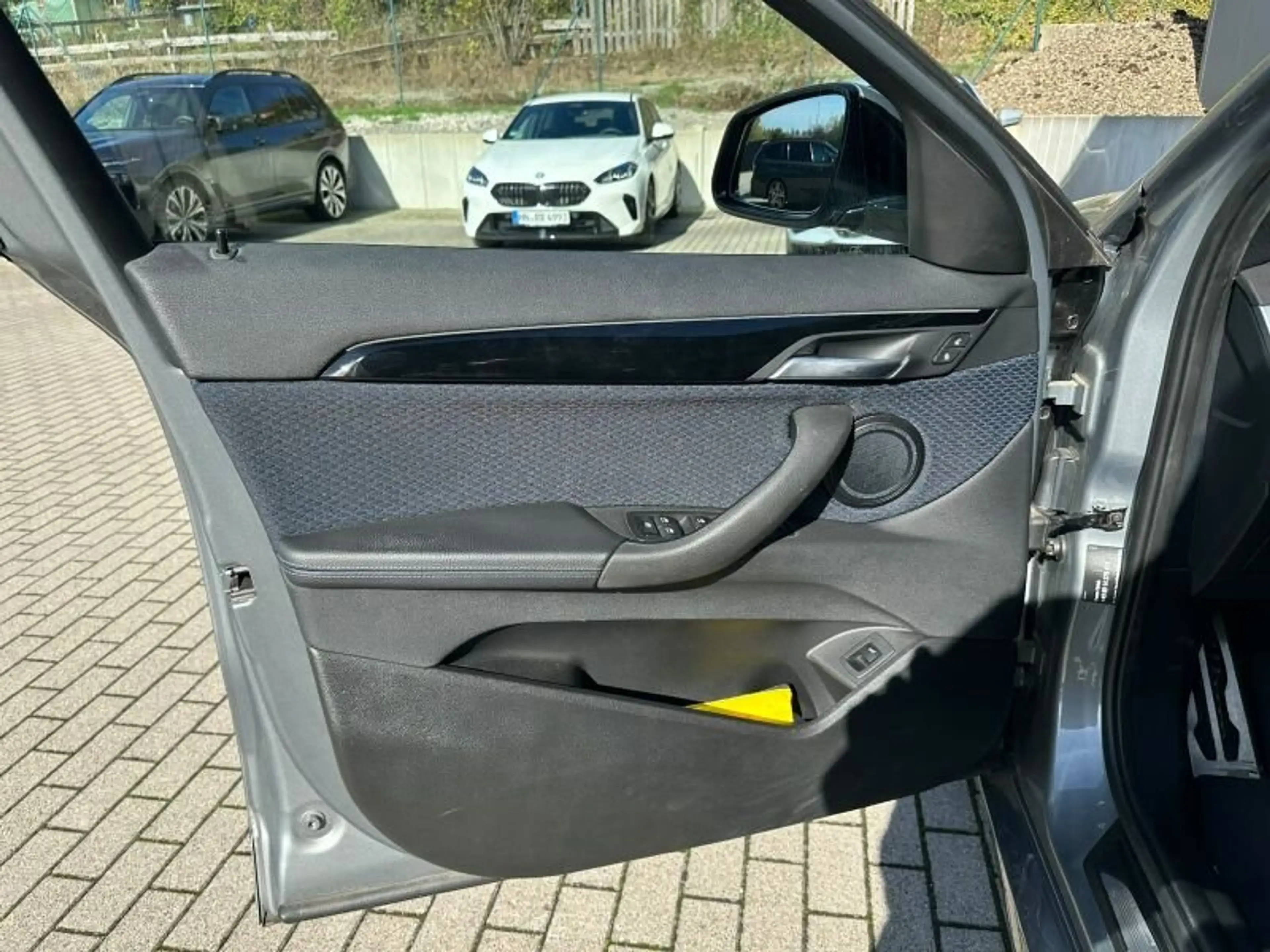 BMW X2 sDrive20d SAG M Sport LED/NAV+/HUD/PANO/CAM — photo 9