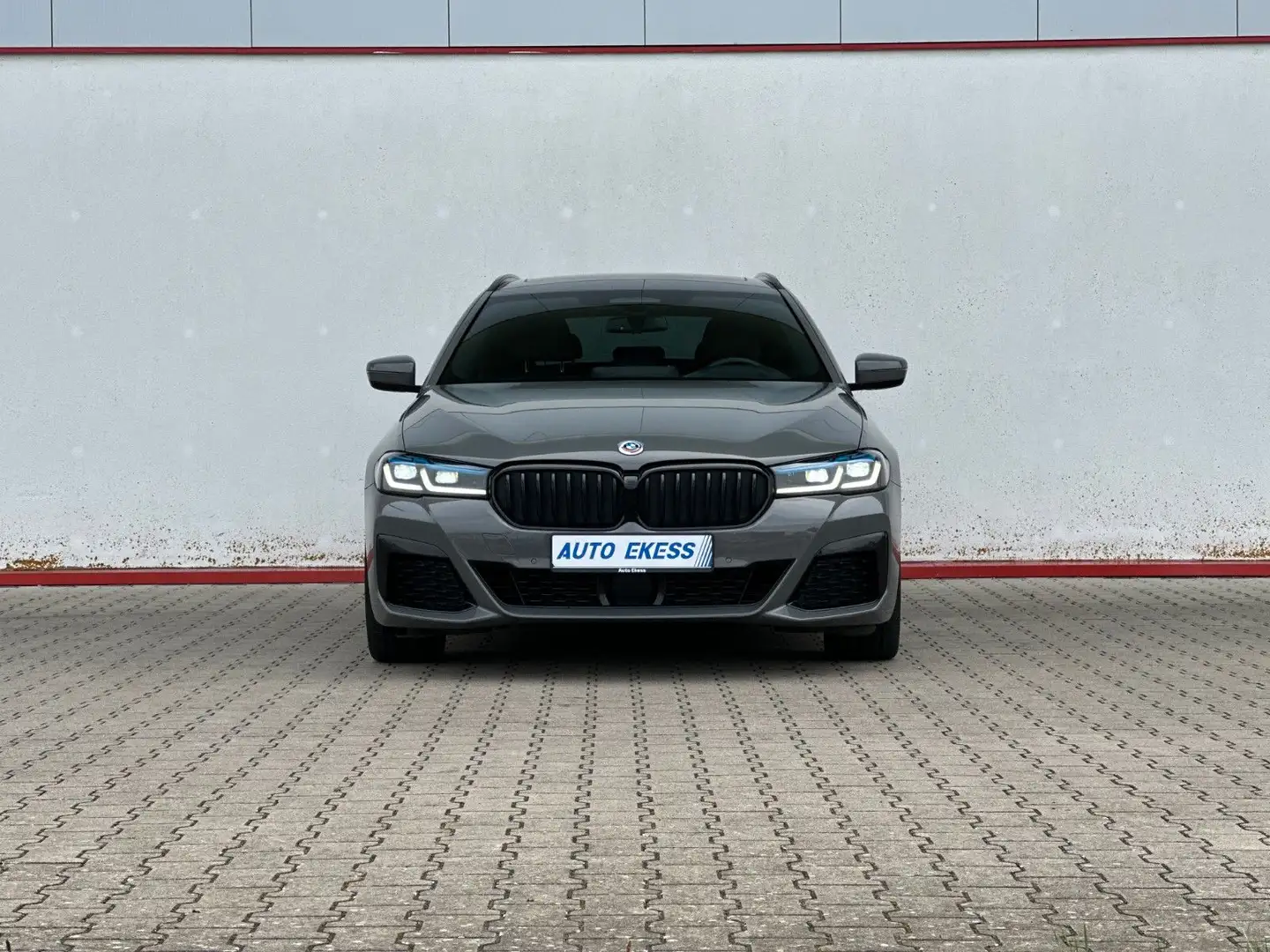BMW 540 d Touring xDrive M Sport HuD*AHK*LASER* Gris - 2