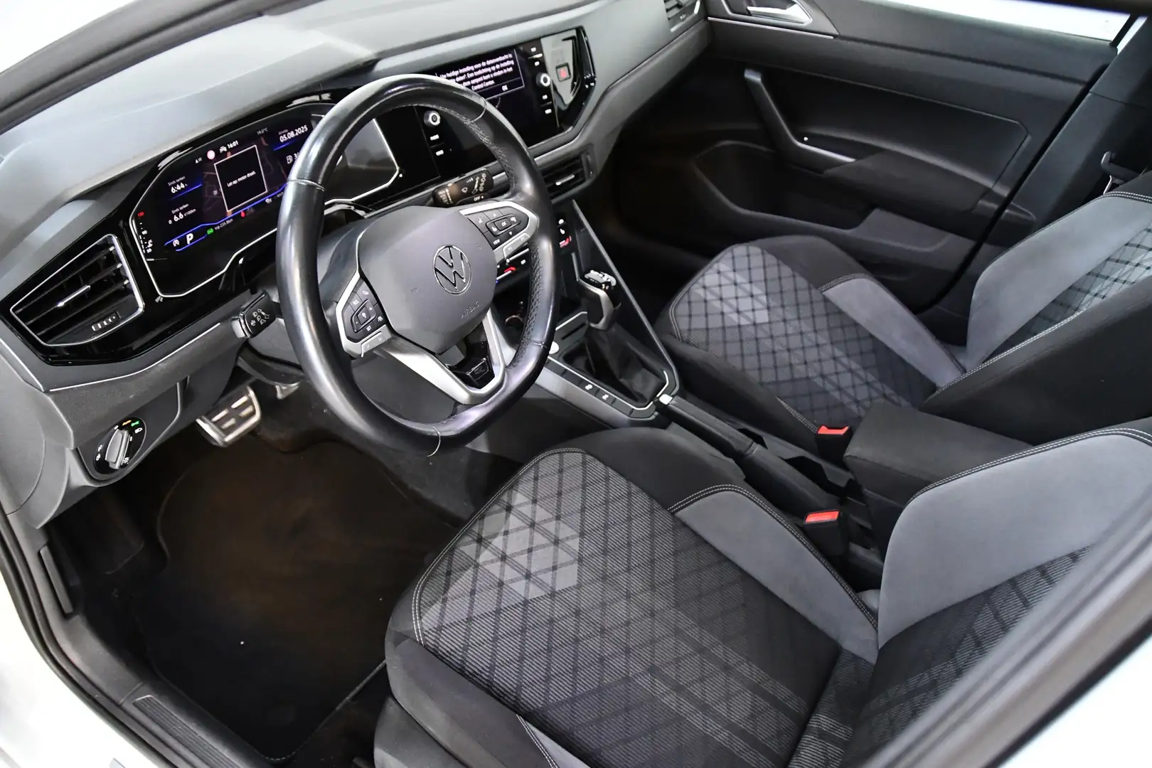 Volkswagen Taigo 1.5 TSI R-Line Pano Side assist Camera Business Wit - 2