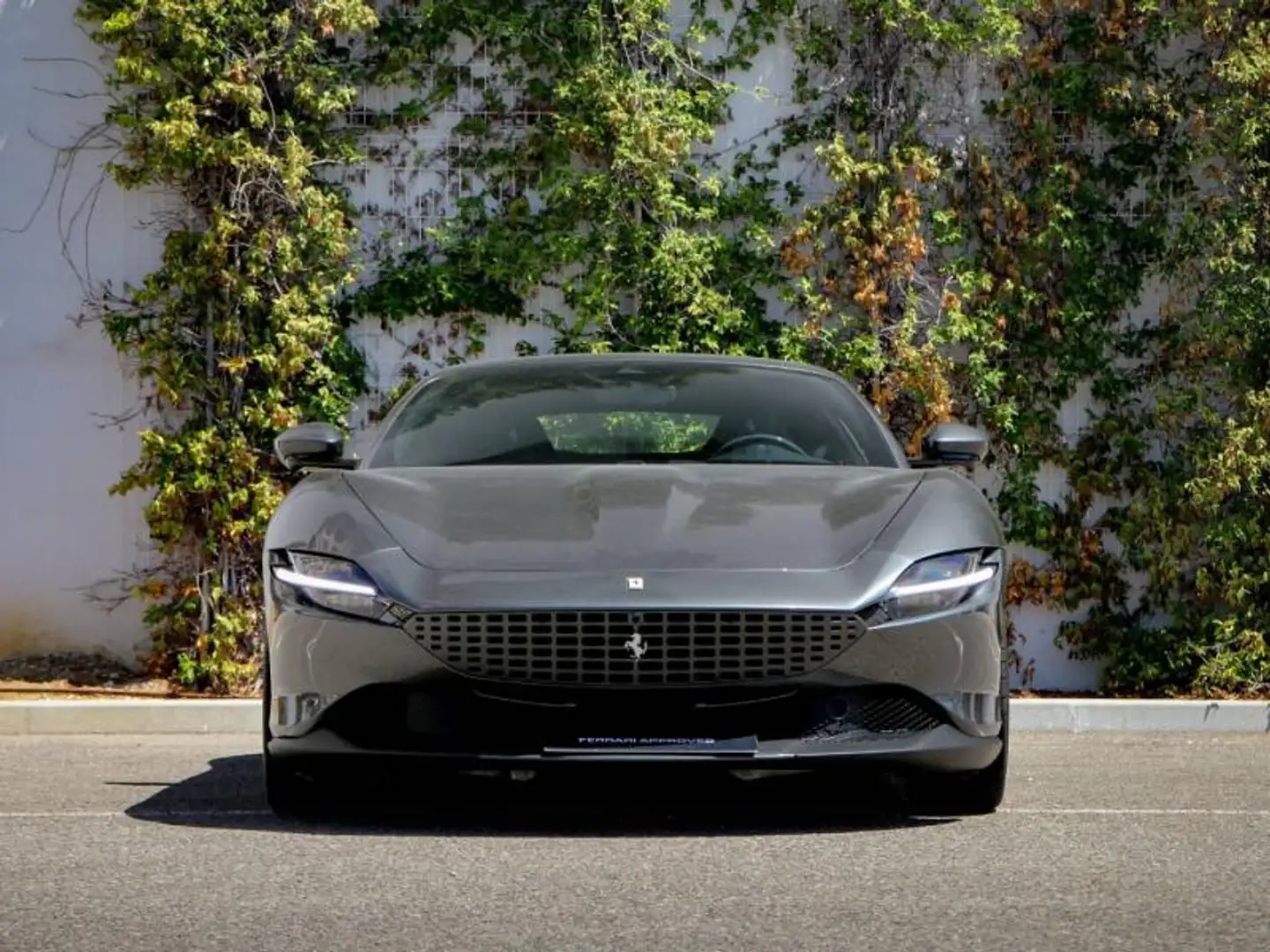 Ferrari Roma Coupé Grau - 2