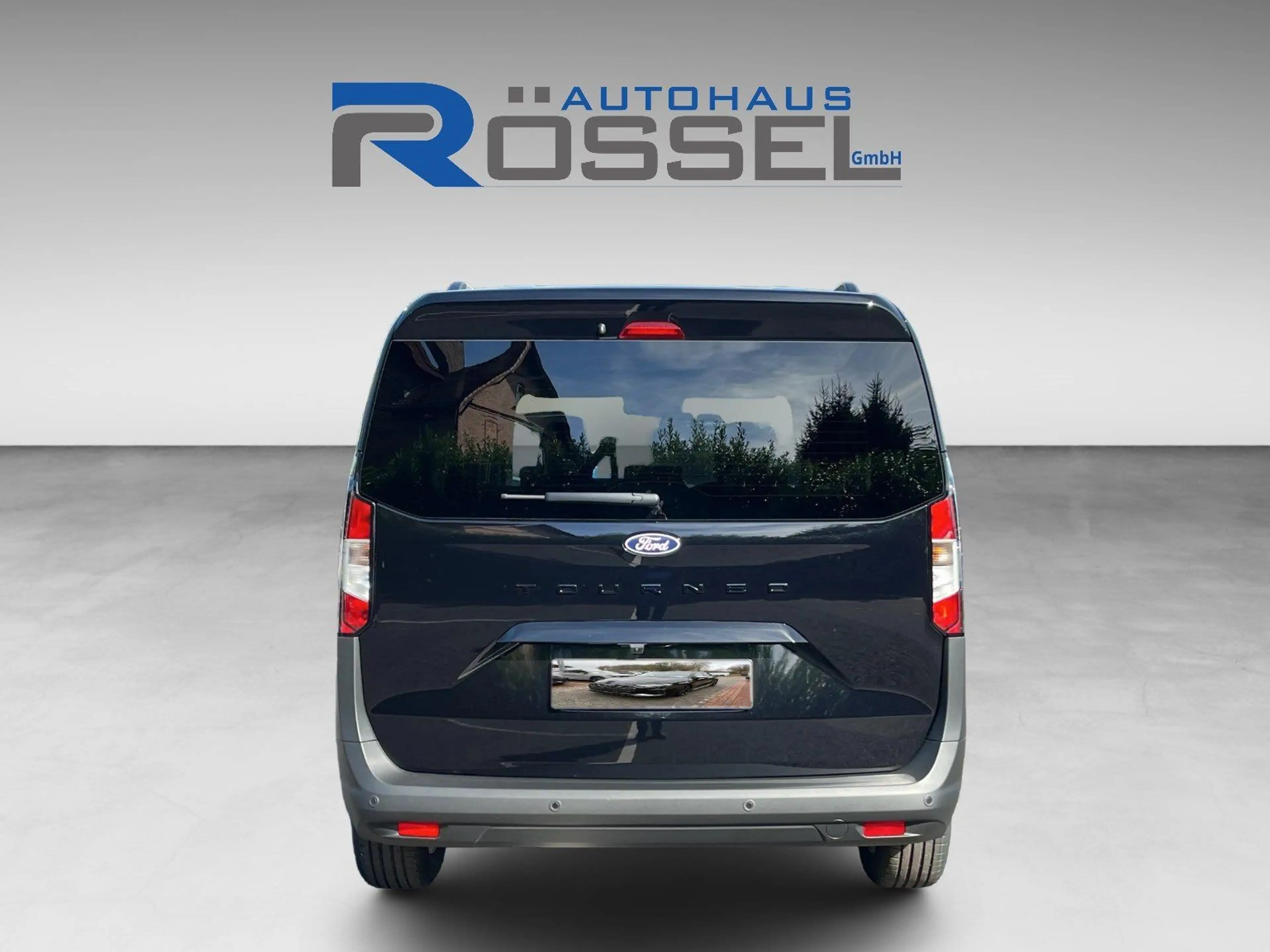 Ford Tourneo Courier 1.0 EcoBoost Automatik Titanium — photo 6