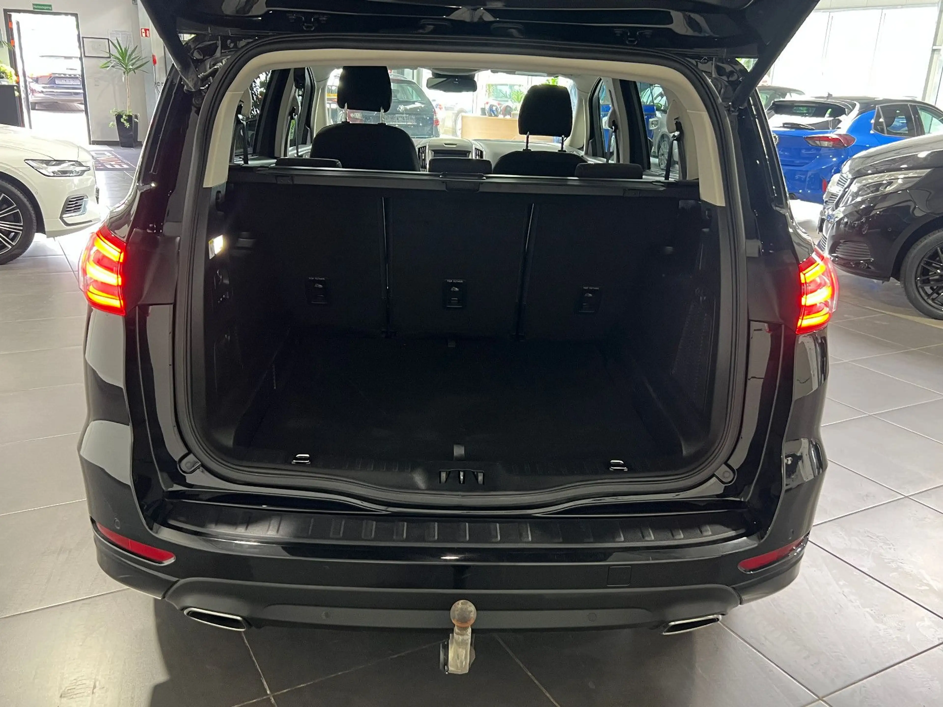 Ford S-Max 2.0 TDCi Automatik *Navi*Kamera*AHK*Temp* — photo 5