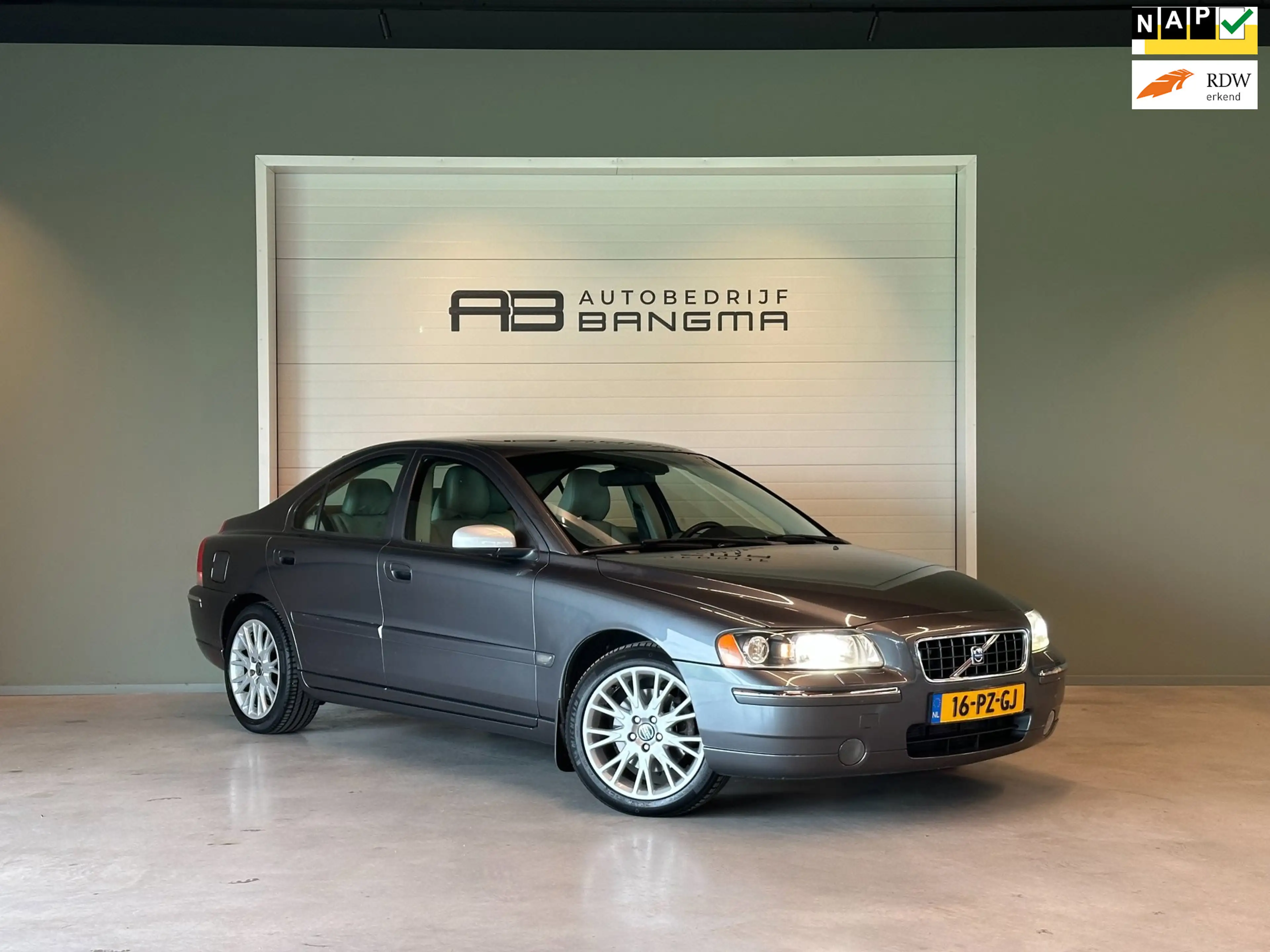 Volvo S60 2.5T AUTOMAAT SUMMUM-uitv|NAVIGATIE|CLIMA AIRCO|TR