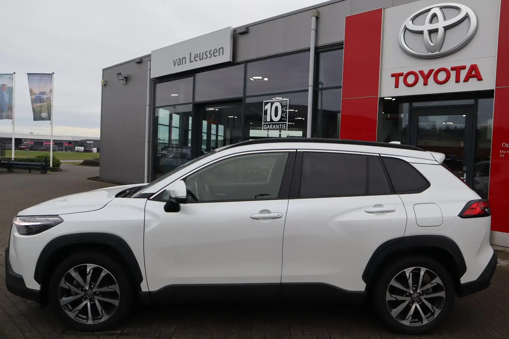 Toyota Corolla Cross HYBRID 140 STYLE BLIND-SPOT EL-KLEP NAVI PARKSENSO Blanc - 2