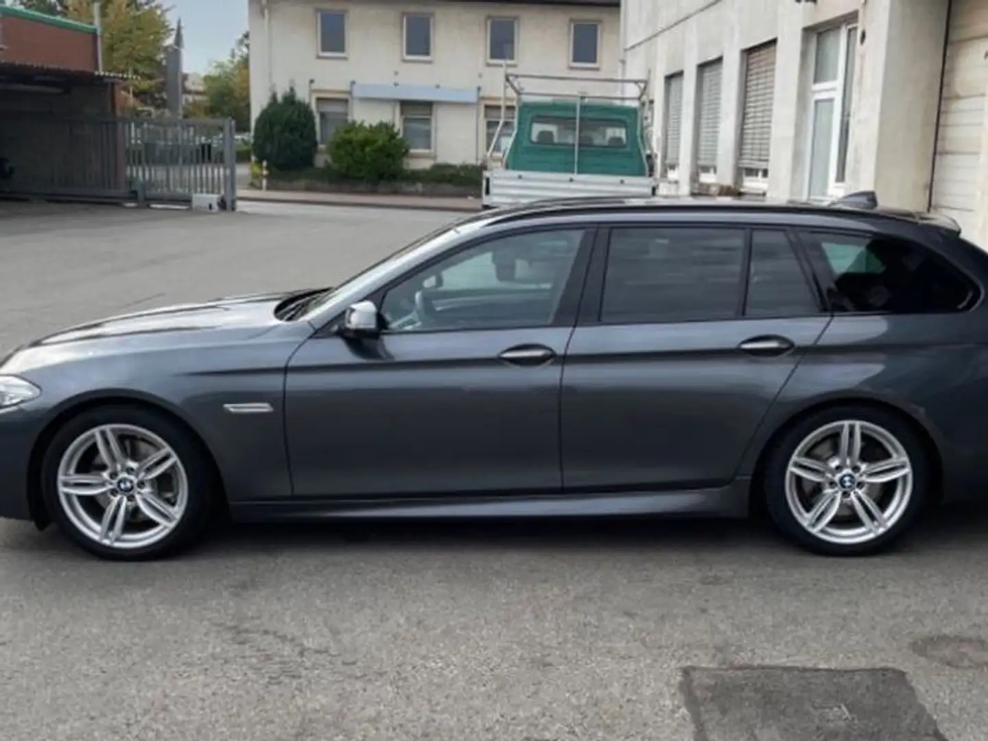 BMW 530 M Paket Grey - 2