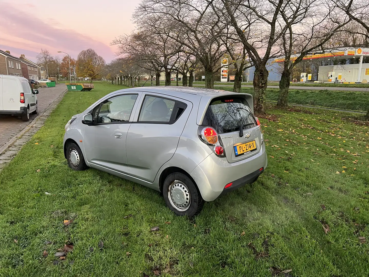 Chevrolet Spark 1.0 LS Zilver - 2