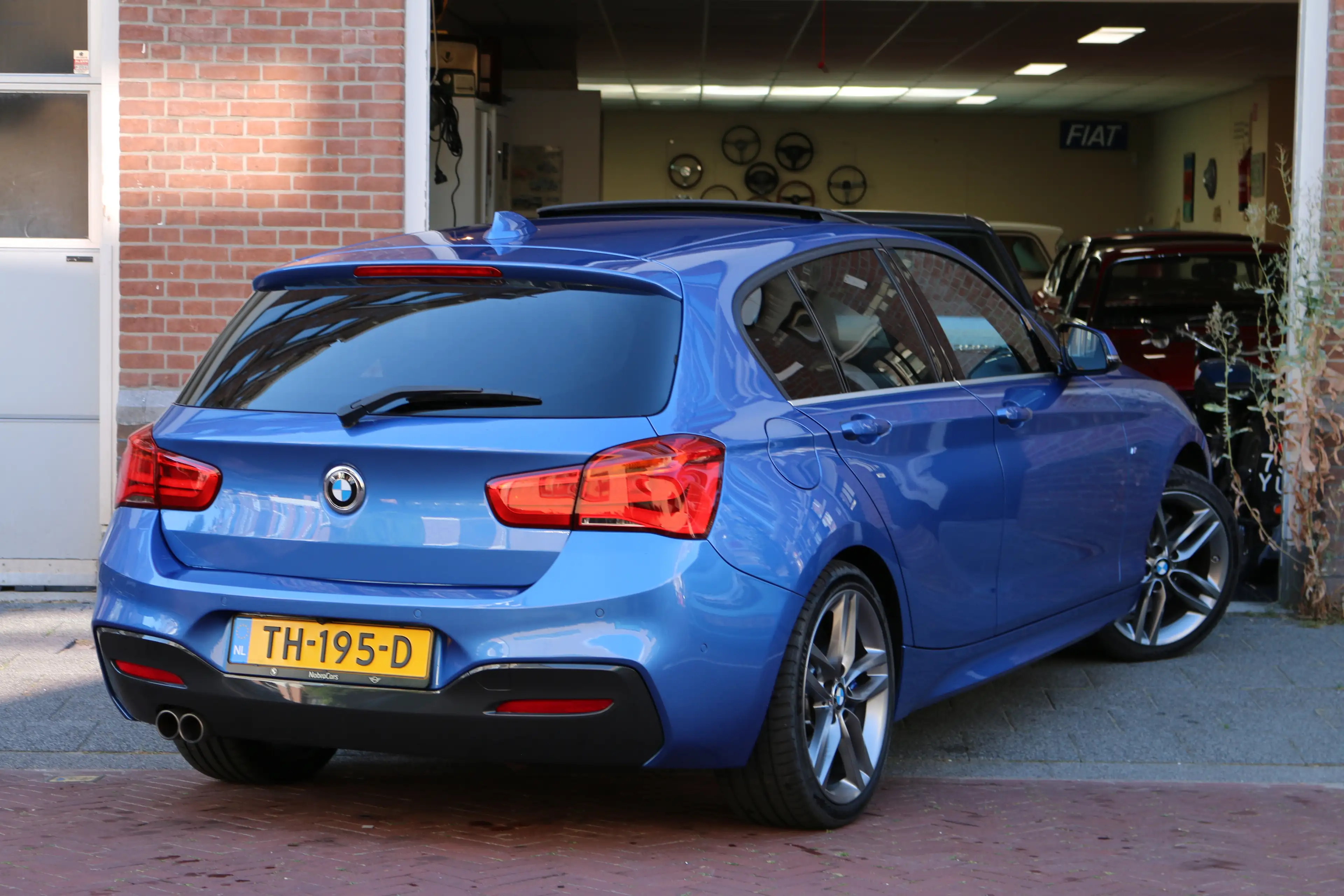 BMW 125 125i Executive — photo 8