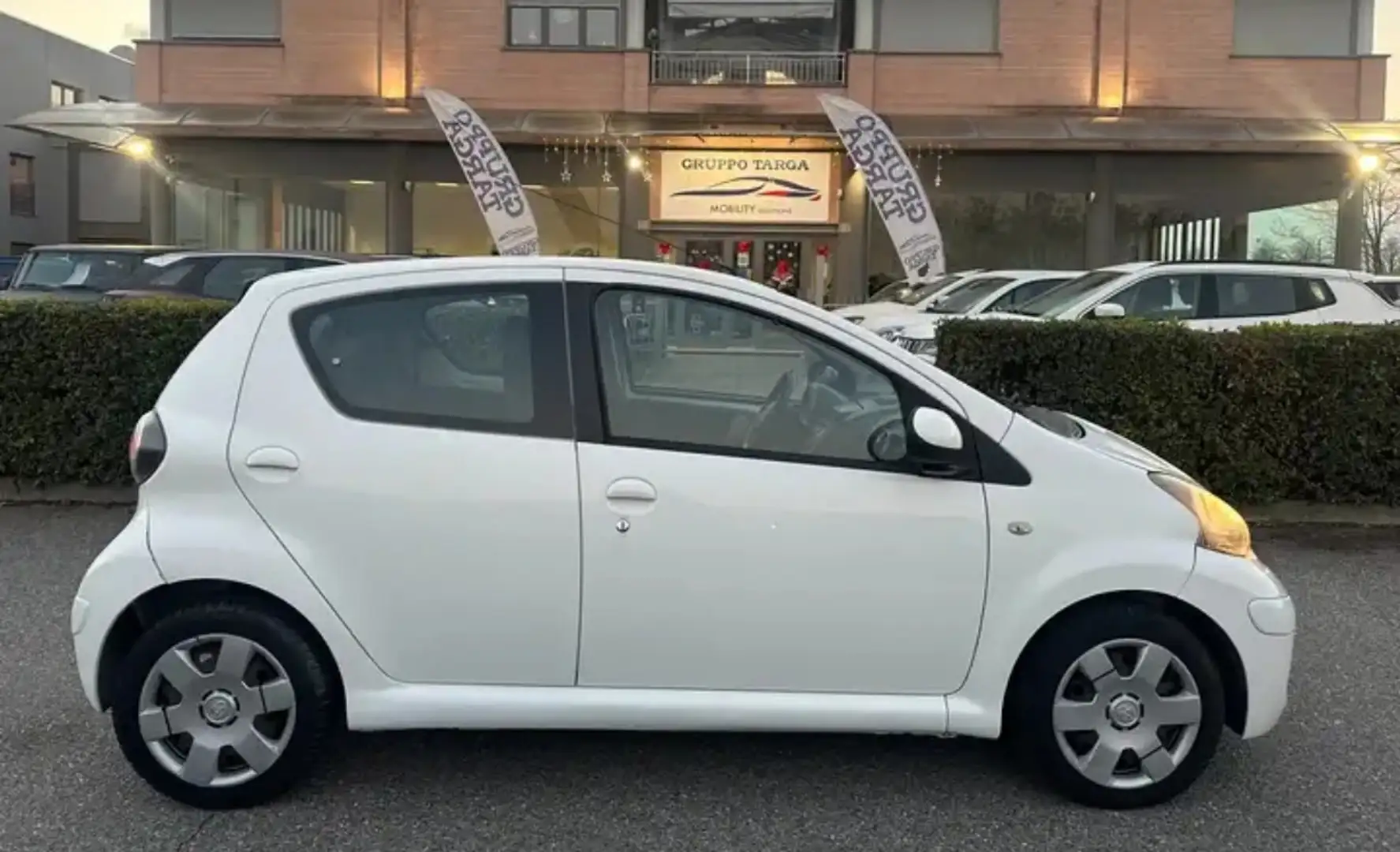 Toyota Aygo 5p 1.0 Now Connect - 1