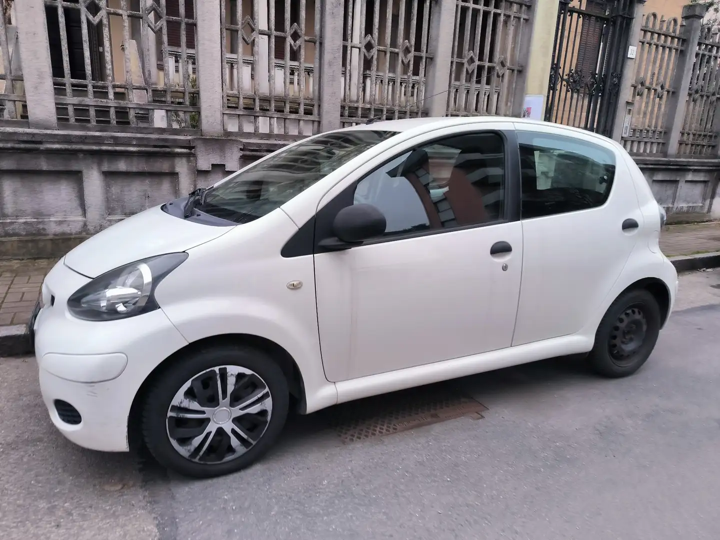 Toyota Aygo 5p 1.0 Now Connect - 2