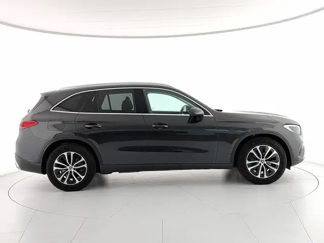 Mercedes-Benz GLC 200 view 6