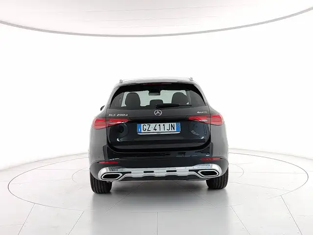 Mercedes-Benz GLC 200 view 4