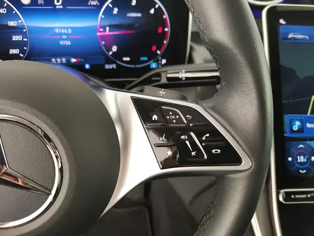 Mercedes-Benz GLC view 18