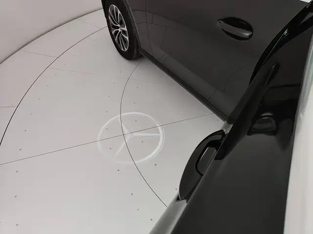Mercedes-Benz GLC view 27