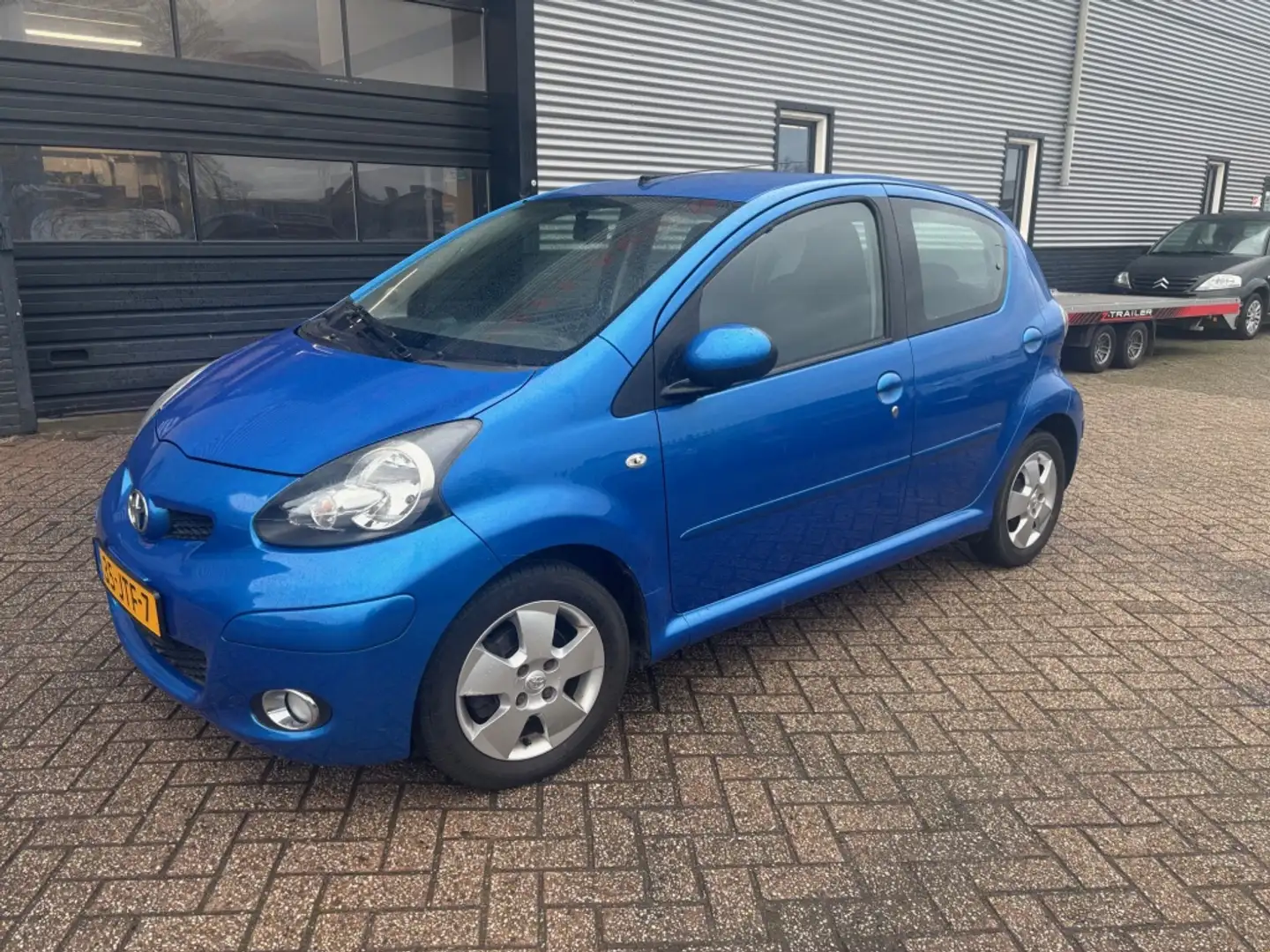 Toyota Aygo 1.0-12V Ned auto ( NAP ) 3 MND GAR | AIRCO | SPORT Blau - 2